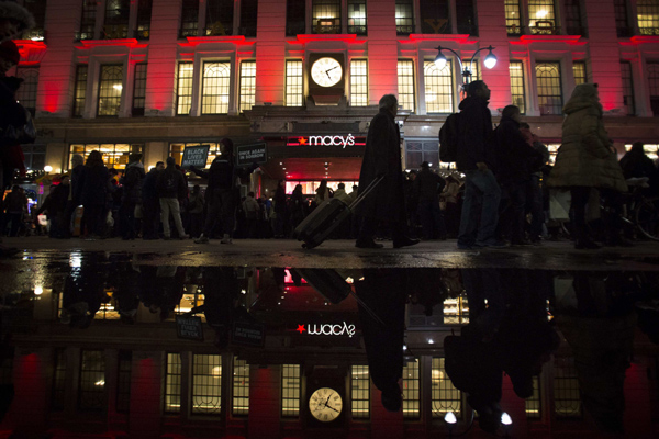 Macy's links with Alipay to woo Chinese shoppers