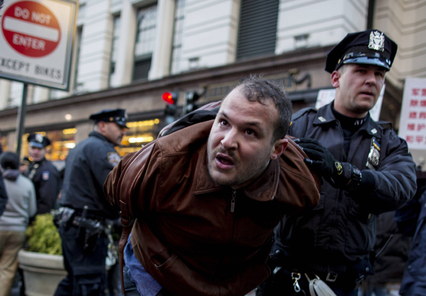 Ferguson protesters disrupt Black Friday shopping