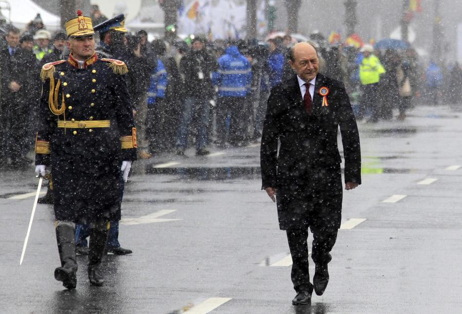 Romania celebrates National Day with military parade