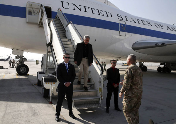US defense secretary visits Afghanistan