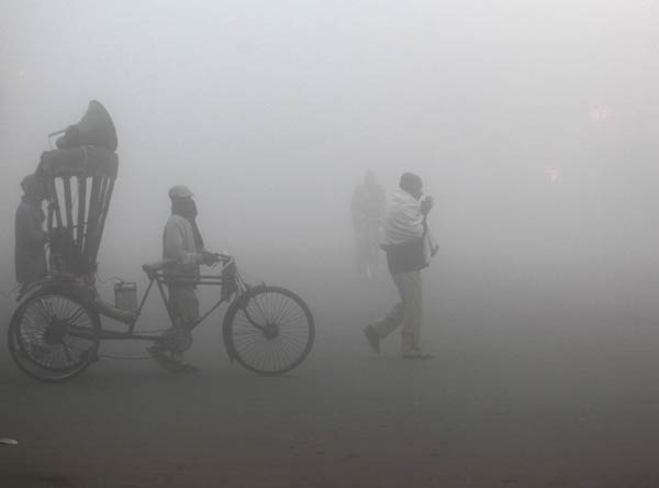 Flights, trains disrupted due to fog in Indian capital