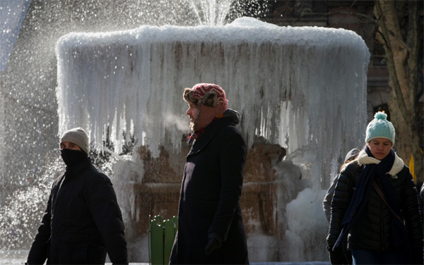 Bitter cold grips US cities