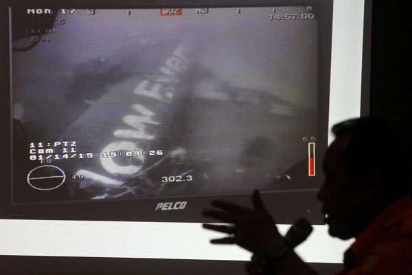 Ship finds crashed AirAsia jet's fuselage at bottom of Java Sea