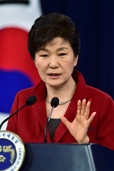 S.Korean president's approval rating plunges on tax burden