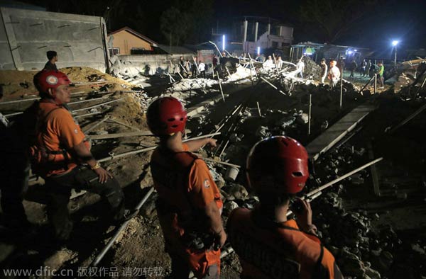 11 killed, 4 injured in N Philippines wall collapse
