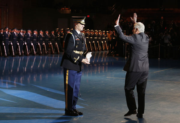 Outgoing US Defense Secretary Hagel lauded at farewell
