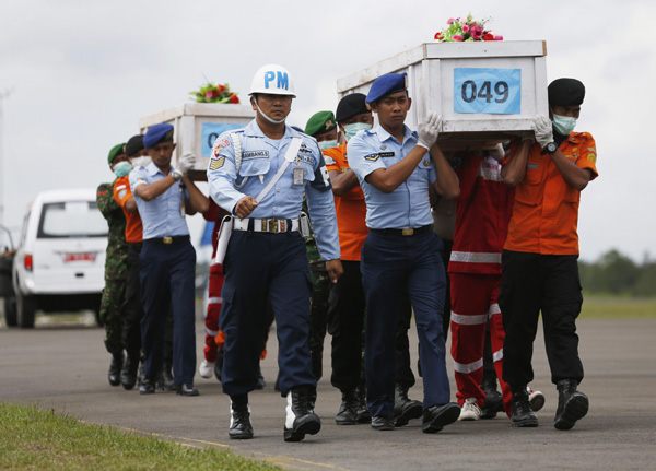French co-pilot flying AirAsia jet before crash: investigators