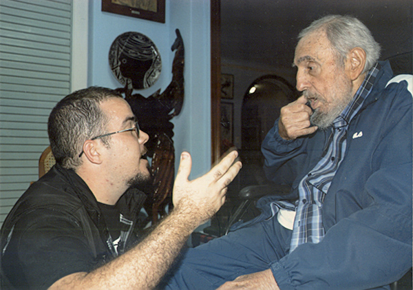 Fidel Castro appears in first photographs since August