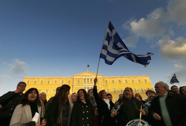 Greeks rally to support gov't before Eurogroup meeting