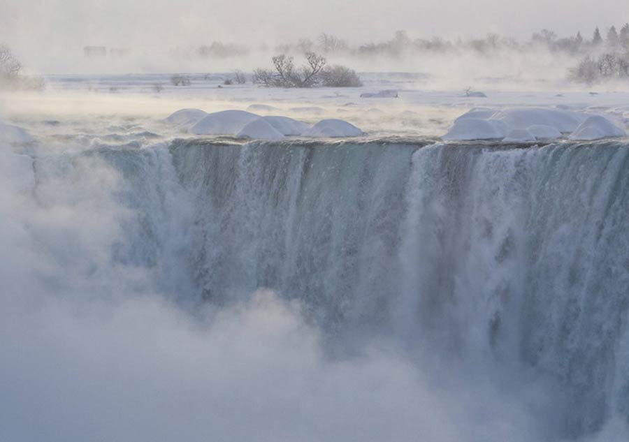 How Niagara Falls freezes ... or does it?