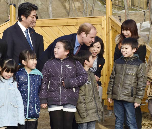 Prince William evokes Diana memories on Japan tsunami trip