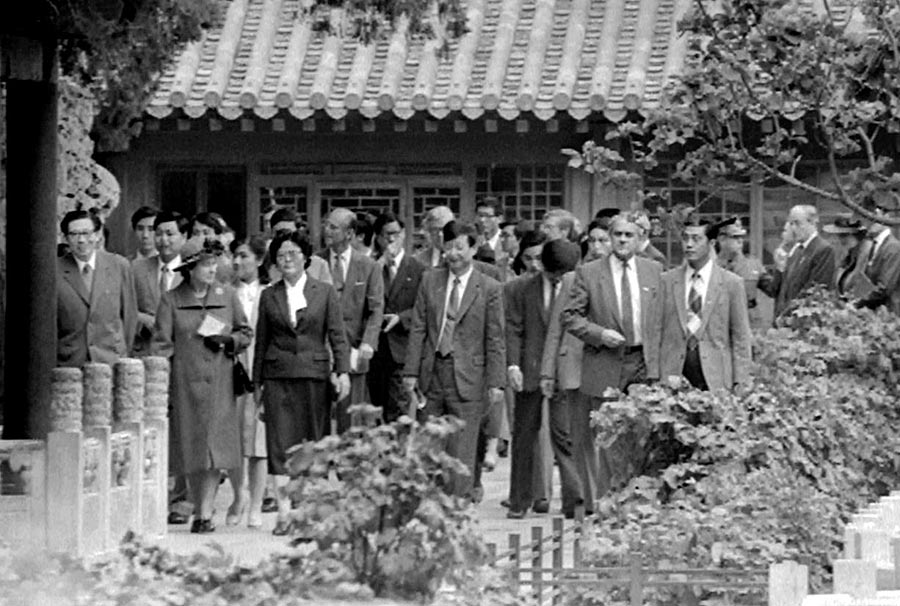 Royal moments: British Queen's visit to China in 1986