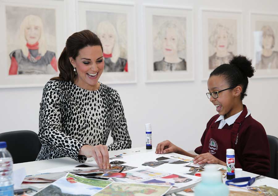 Expectant Kate visits art gallery in southern England