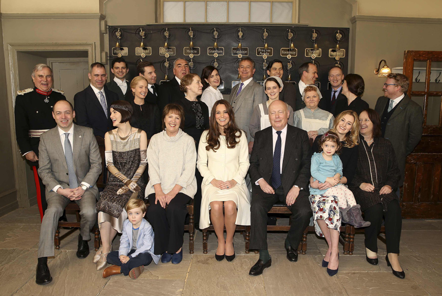 Downton Abbey fan Kate Middleton visits set of hit TV show