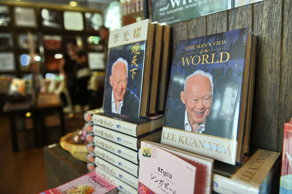 Singapore's ex-PM Lee Kuan Yew remains critically ill