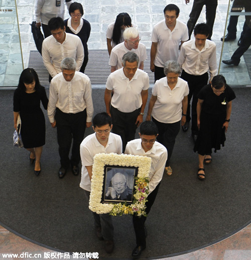 Singapore bids farewell to Lee Kuan Yew in elaborate funeral