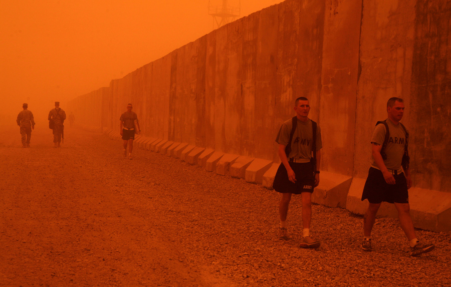 Sandstorms envelope global cities