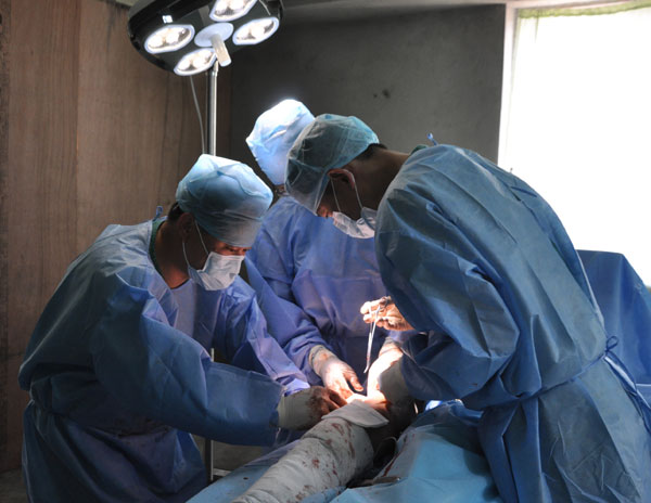 Chinese medical teams provide surgeries in Ne