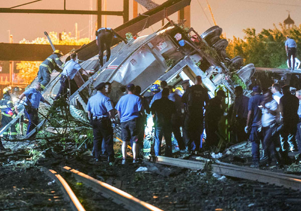 Amtrak train derails in Philadelphia, kills 5 people