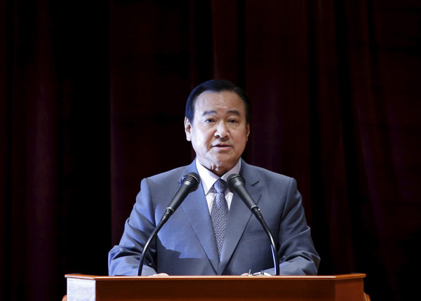Former S. Korean PM summoned by prosecution for bribery scandal