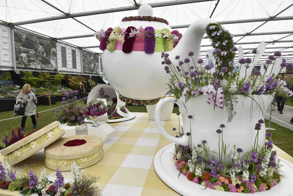Chelsea Flower Show opens in London