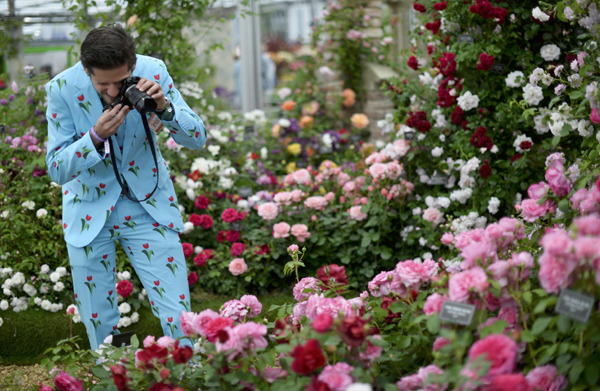 Chelsea Flower Show opens in London