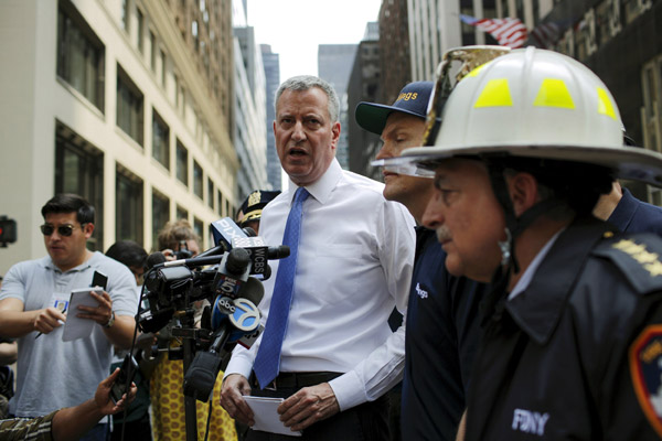 Ten injured in crane accident in New York's Midtown Manhattan