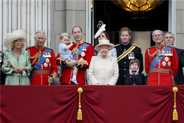 Prince George makes first appearance on palace balcony