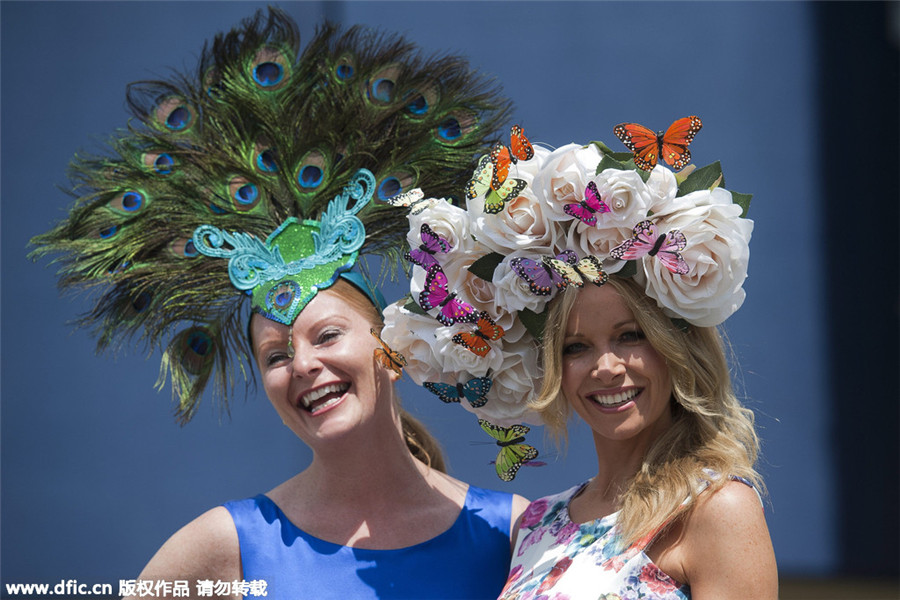 Race-goers get ahead with hats