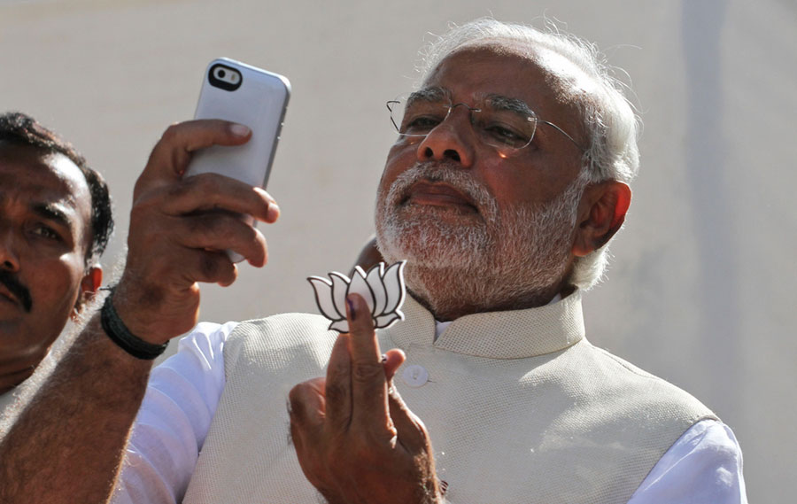 World leaders not exceptions as selfie lovers