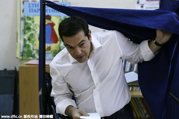 Greeks defy Europe with overwhelming referendum 'No'