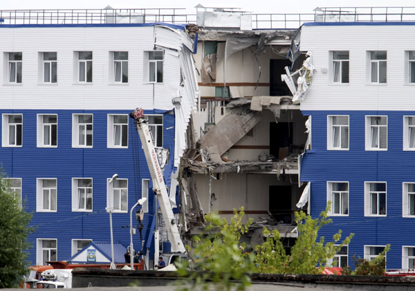 23 dead in military barracks collapse in Russia