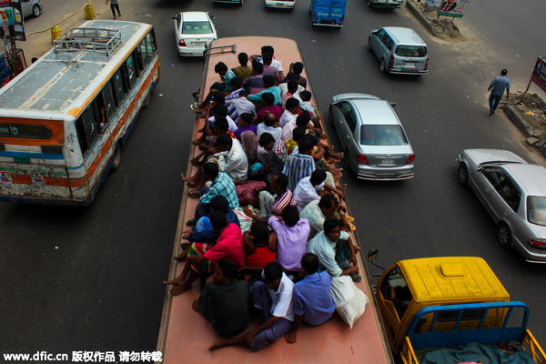 People in Bangladesh return home to celebrate Eid al-Fitr