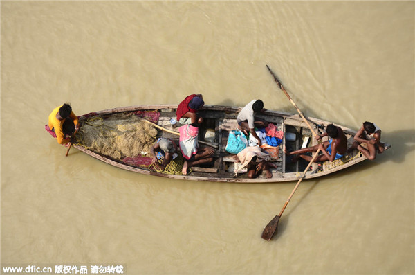 Heavy rains disrupt life in India