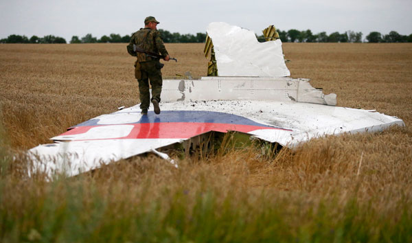 'Missile fragments' recovered from MH17 site