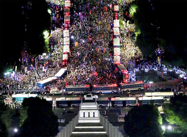 45,000 Japanese protestors rally against Abe's security bills