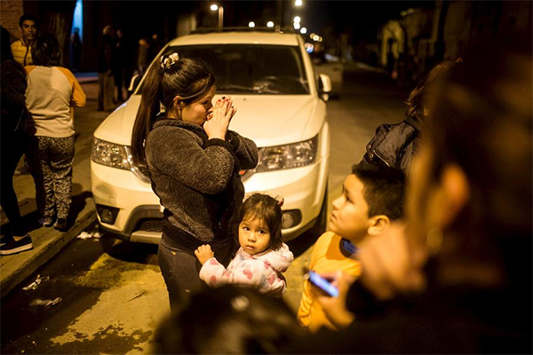 At least five killed as powerful quake hits off coast of Chile