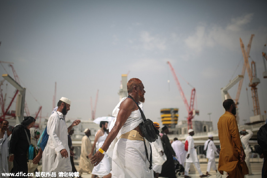 Pilgrims arrive in Mecca to perform Hajj