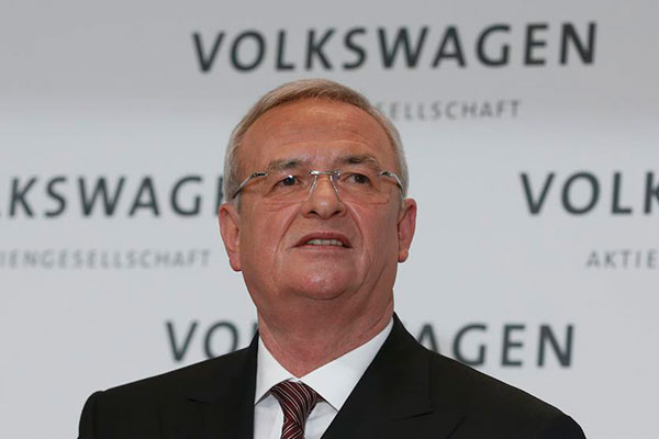 VW to dismiss CEO over emissions-cheating scandal: paper