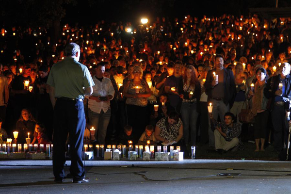 Candlelight vigil for Oregon shooting victims