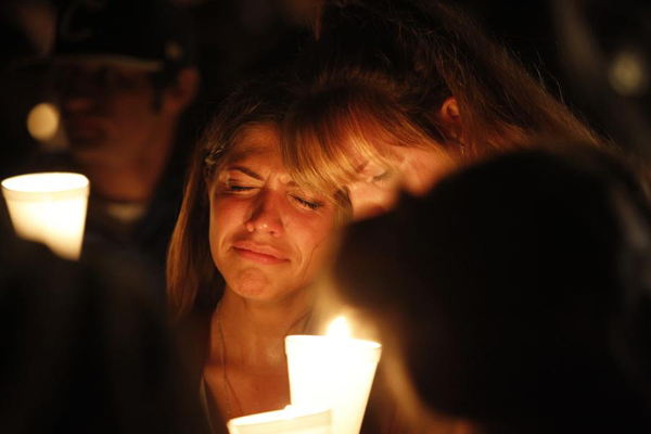 Candlelight vigil for Oregon shooting victims