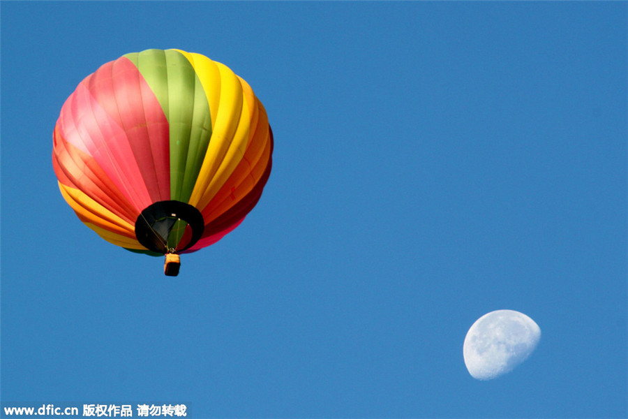 A colorful sky at Albuquerque Int'l Balloon Fiesta