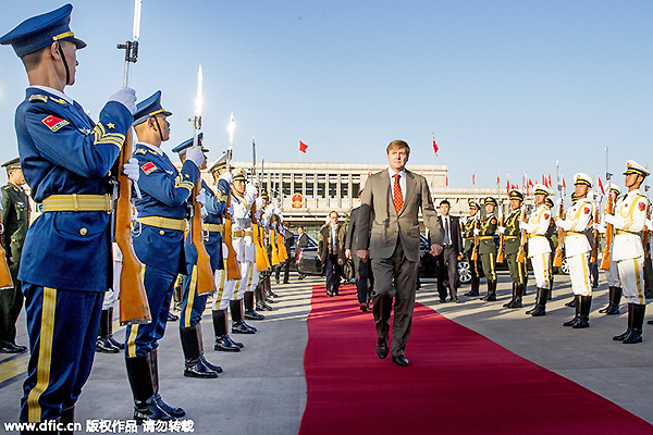 Netherlands king enjoys local flavors of Yan'an