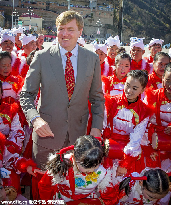 Netherlands king enjoys local flavors of Yan'an