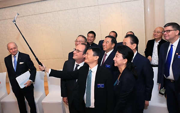 Hollande the shining light in 'star chamber' selfie in Beijing