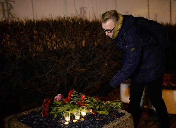 Victims of terrorist attacks in Paris commemorated worldwide