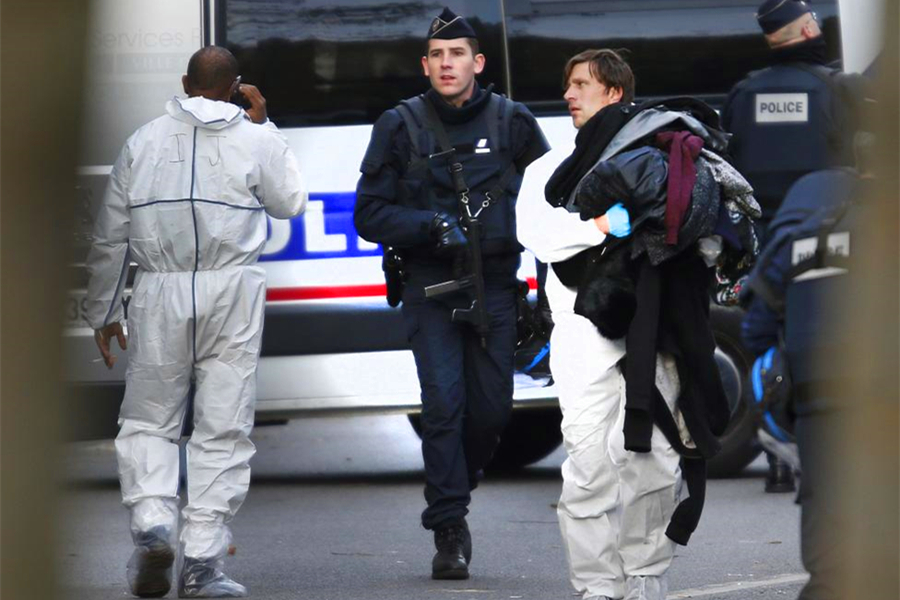 Paris attacks: Prayers, tears and candles