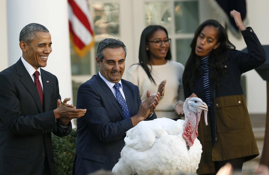 Obama pardons National Thanksgiving Turkey 'Abe'