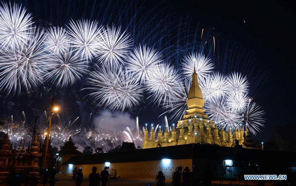 Fireworks displayed as Laos mark 40th Anniv. of founding