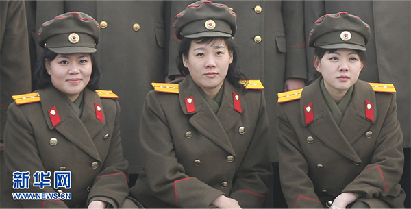 DPRK troupes arrive in China for performance